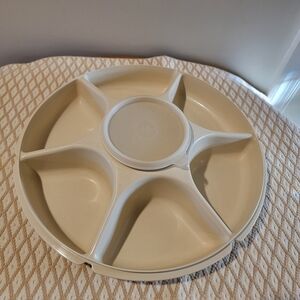 Vintage Tupperware 6-section Vegetable Tray & Dip‎ Bowl